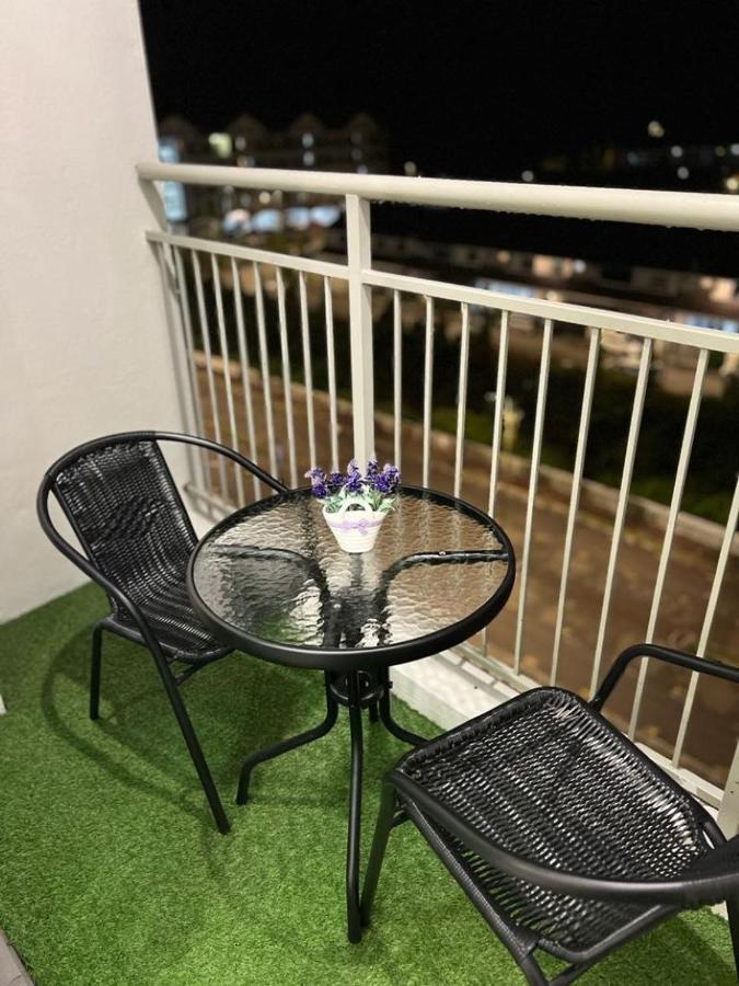 Sweet Homestay 3Rm @ Penthouse Apartment In Бринчанг Екстериор снимка